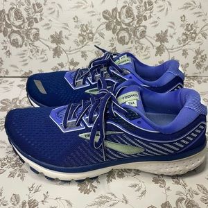 Brooks ghost women sneakers size 8